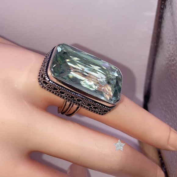 Sparkling White Topaz Gemstone Handmade Ring - Picture 4 of 6